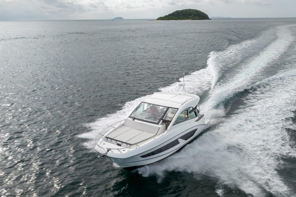 2025-beneteau-gran-turismo-32-power