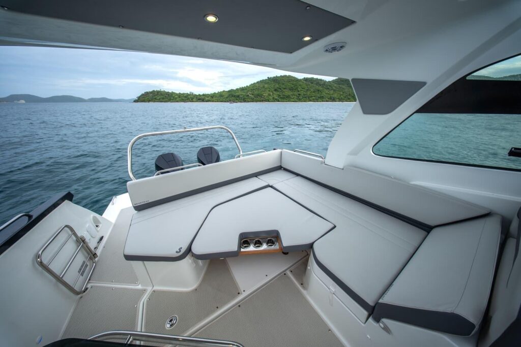 2025-beneteau-gran-turismo-32-power