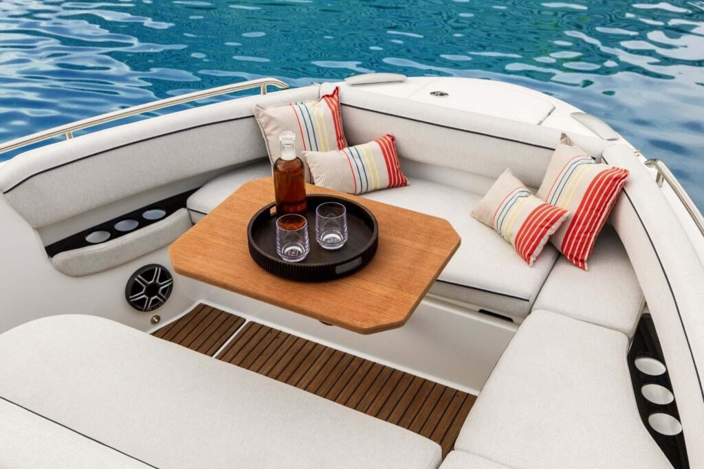 2025-beneteau-gran-turismo-35-power-9990020-20251023163637094-1.jpg