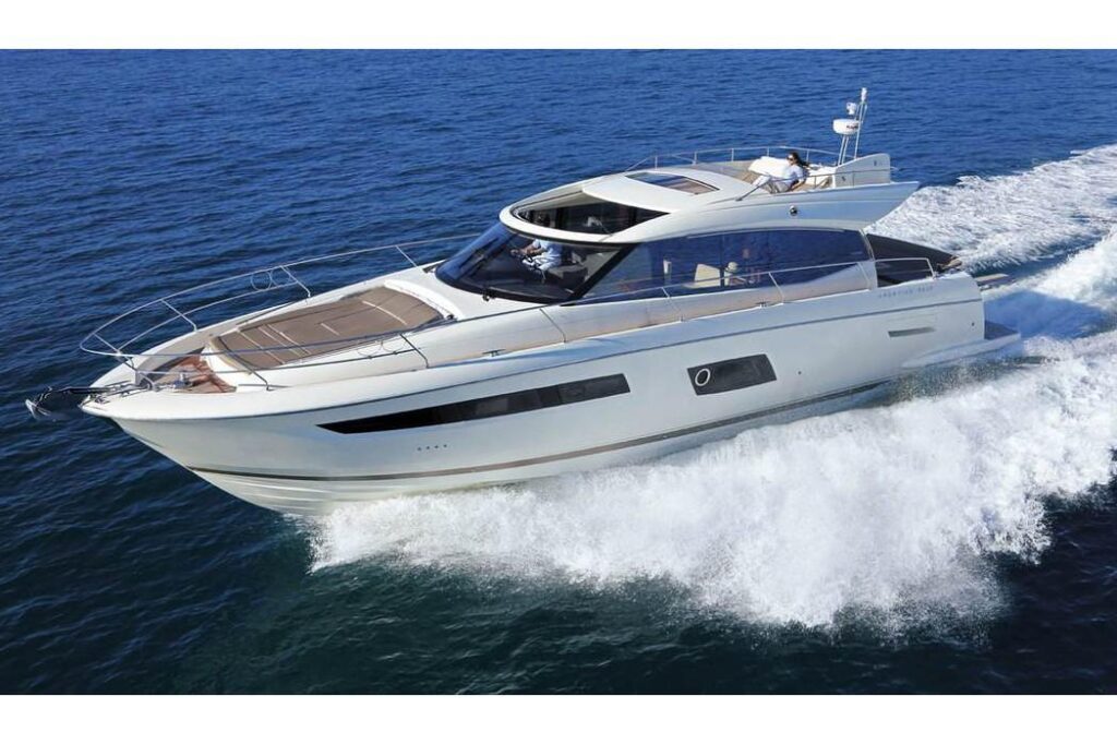 Manufacturer Provided Image: 2018 Prestige 560 S yacht cruising on open water.