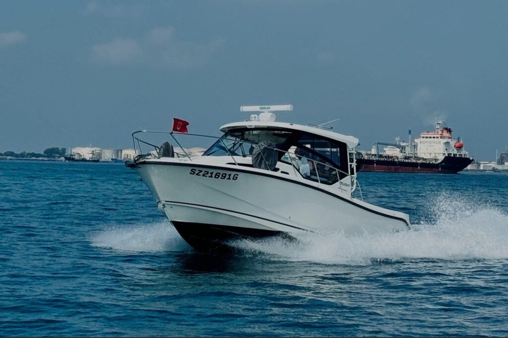 2023-boston-whaler-325-conquest-power-10373325-20261027011136108-1.jpg