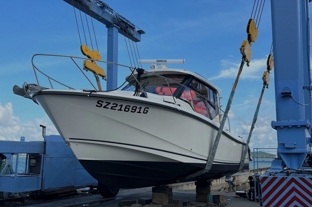 2023-boston-whaler-325-conquest-power-10373325-20261027011136305-2.jpg